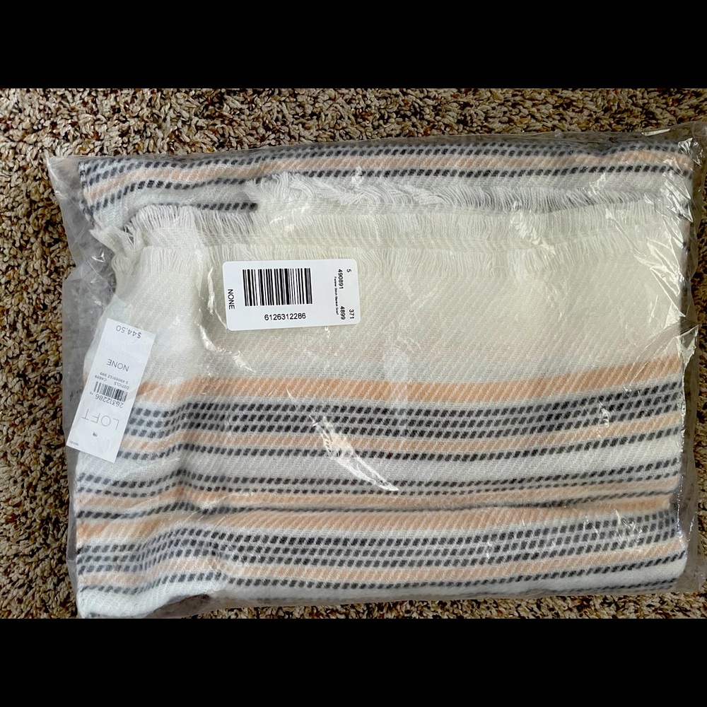 Loft scarf